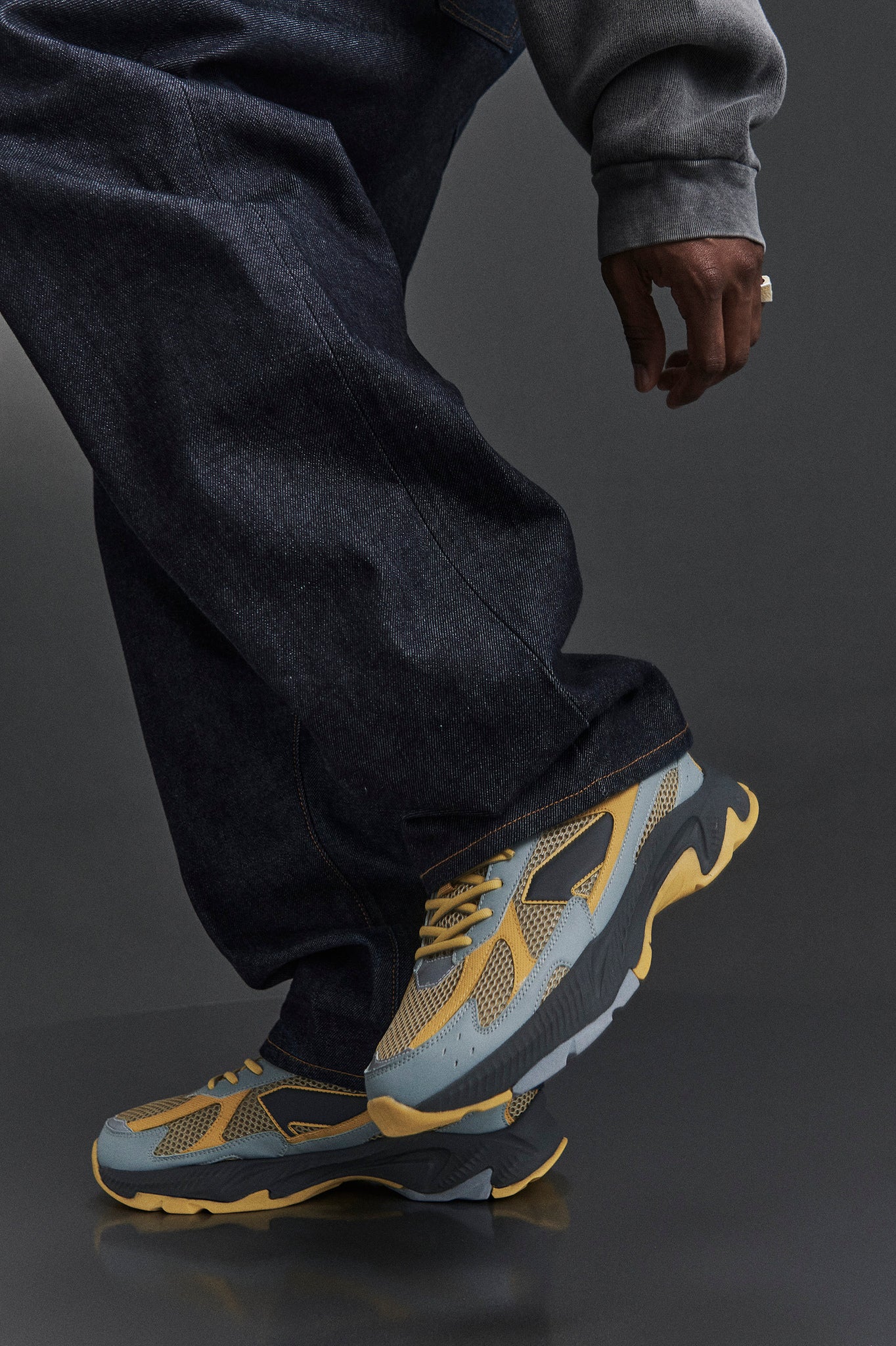 ARKK Essential Line Forma Runner | Dark Grey Mustard | Men Forma Runner
